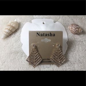 Natasha CZ Earrings NWOT🌸